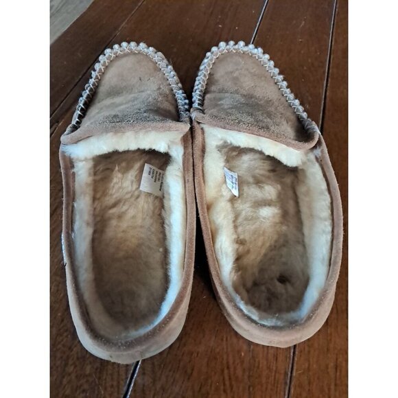 LL Bean Women Tan Suede Moccasin Sherpa Lined Slippers Size 10 - Picture 2 of 3